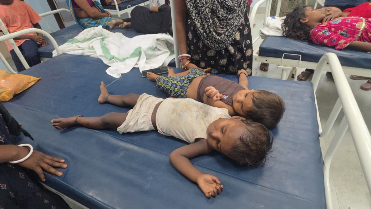 गोपालगंज में फटा दूध खाने से एक ही परिवार के 10 लोग फूड पॉइजनिंग के शिकार, सदर अस्पताल में भर्ती 1 Image 61