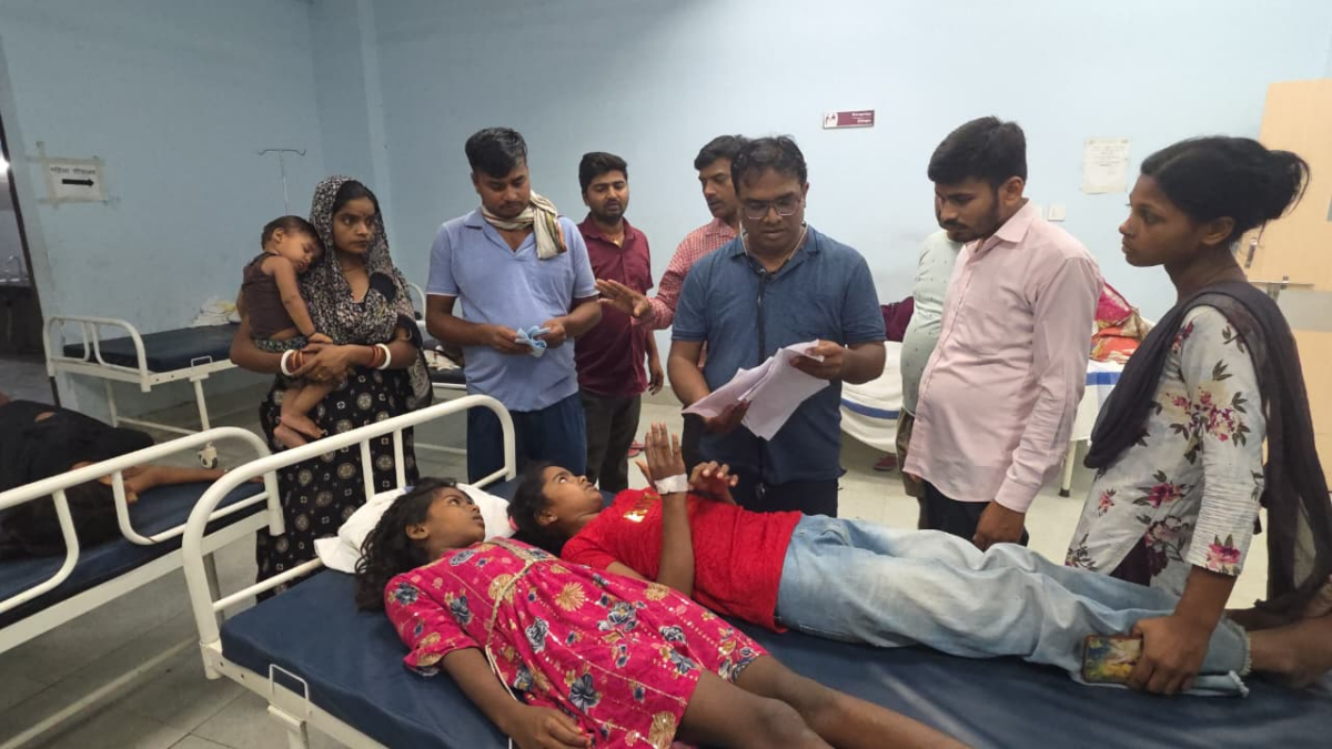 गोपालगंज में फटा दूध खाने से एक ही परिवार के 10 लोग फूड पॉइजनिंग के शिकार, सदर अस्पताल में भर्ती 3 Image 62