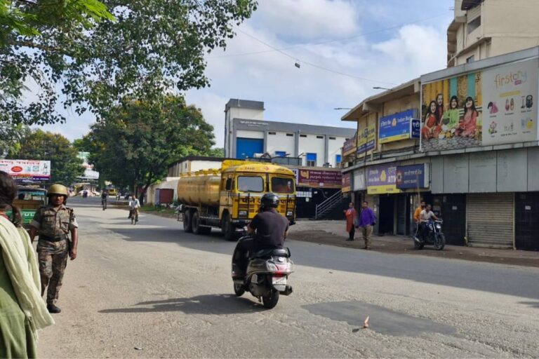हिमांशु सिंह हत्याकांड के विरोध में थमा जमशेदपुर शहर, पेट्रोल पंप और बाजार बंद 