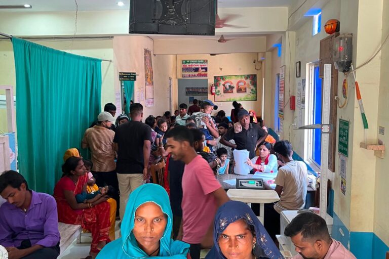 मधेपुरा में मुफ्त ओपीडी में उमड़ी भीड़, 100 से ज्यादा बच्चों का हुआ इलाज, डॉक्टर ने दी अहम सलाह