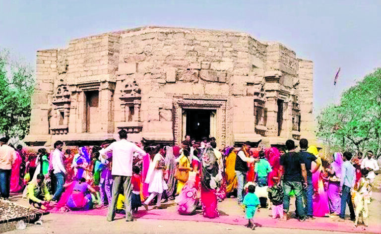 Kaimur News : मां मुंडेश्वरी मंदिर में उमड़ी श्रद्धालुओं की भीड़, पुजारी ने बताया आरती का नया समय
