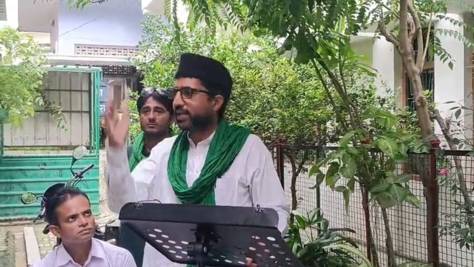 तीन दिन नहीं, 365 दिन फ्री बस सेवा देंगे, गाजीपुर की धरती से AIMIM नेता मोहम्मद शमीम का योगी सरकार को बड़ा चैलेंज