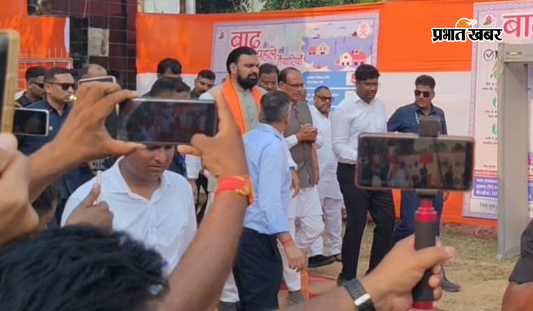 101-102. बाढ़ राहत शिविर का जायजा लेते मुख्यमंत्री सम्राट चौधरी एवं केंद्रीय मंत्री शिवराज सिंह चौहान  | Prabhat Khabar Network