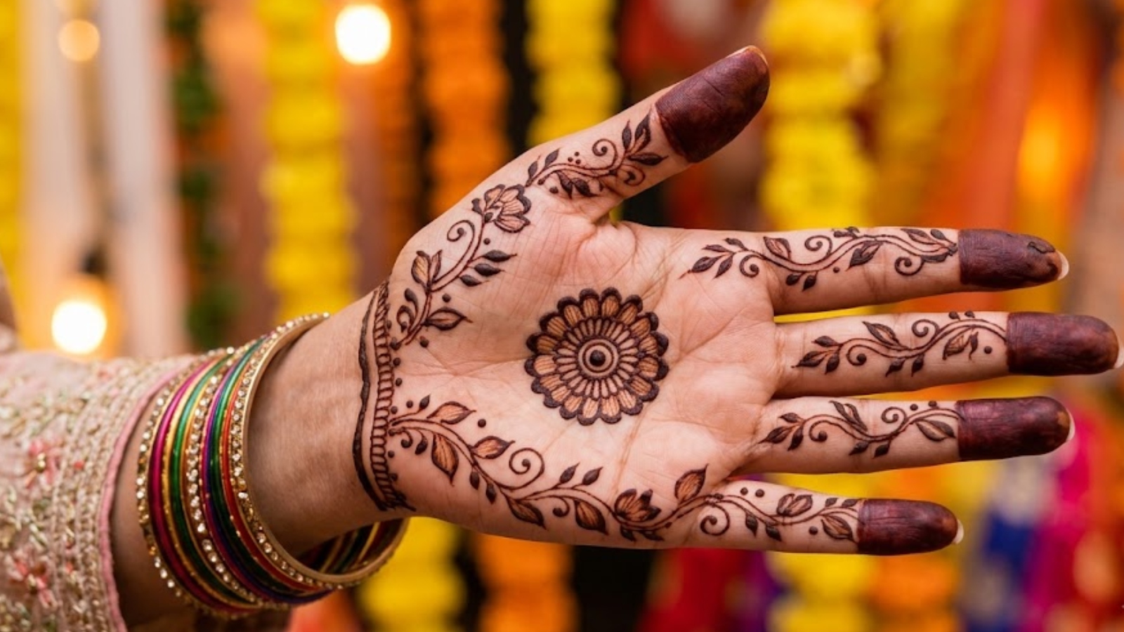 फ्लोरल मेहंदी डिजाइन