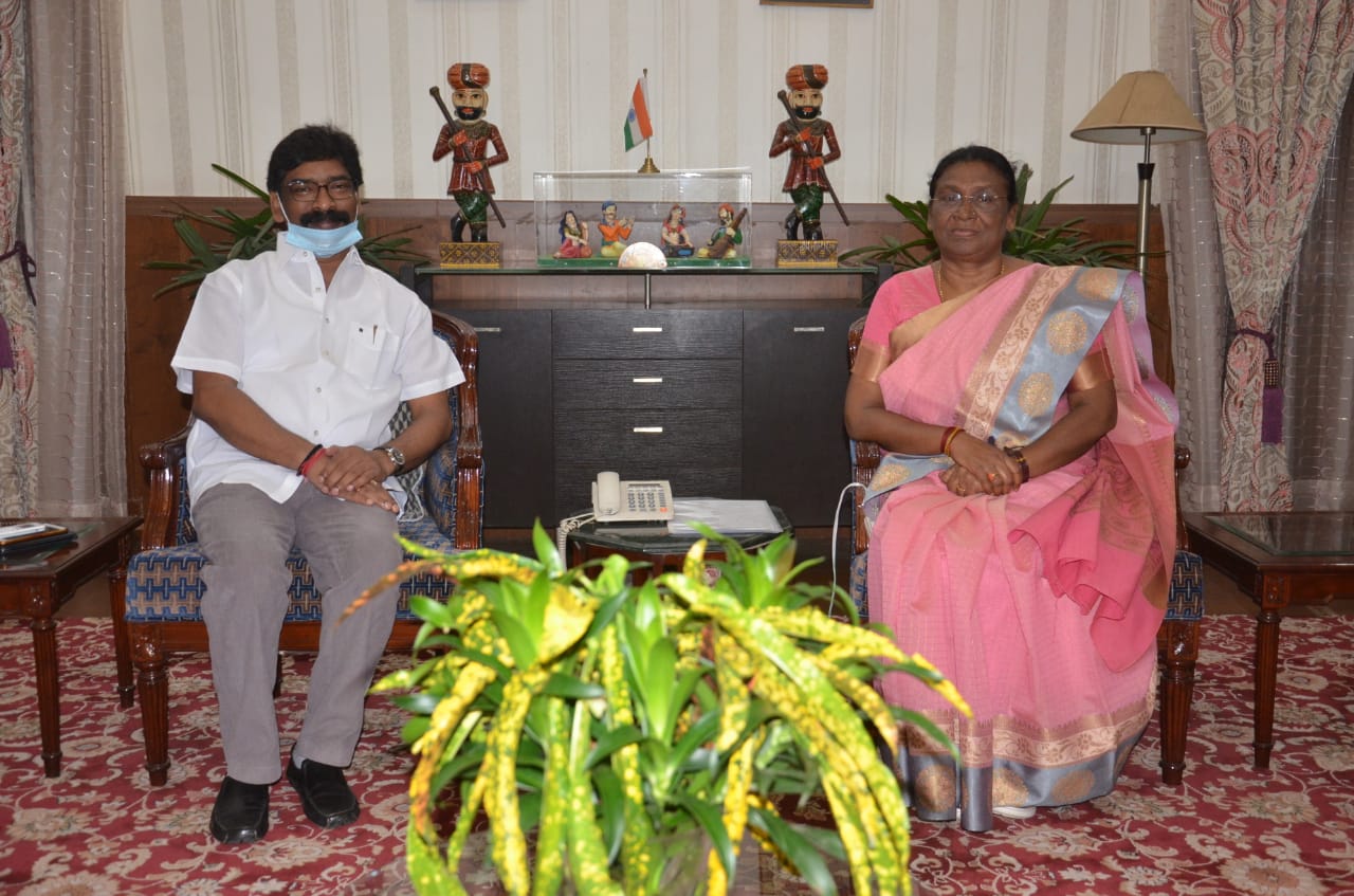 Coronavirus in Jharkhand : प्रवासी श्रमिकों को हवाई जहाज से वापस लायेगी हेमंत सरकार, गृह मंत्रालय से मांगी अनुमति