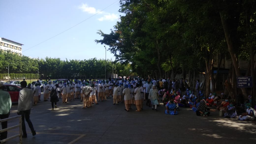 Breaking News Live: योगी आदित्यनाथ ने कहा कुल 30 लाख मजदूर घर लौटे, सबको राज्य में ही काम देने का पहला लक्ष्य