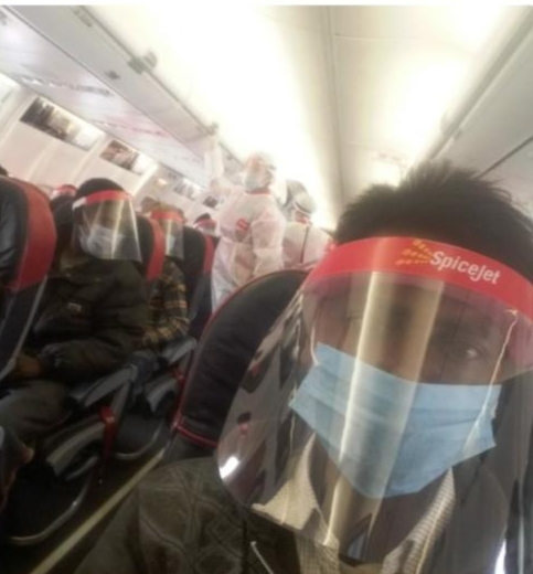 Coronavirus Lockdown Jharkhand: लेह से विमान से लौटे झारखंड के 60 श्रमिक, CM हेमंत ने एयरपोर्ट पर किया स्वागत