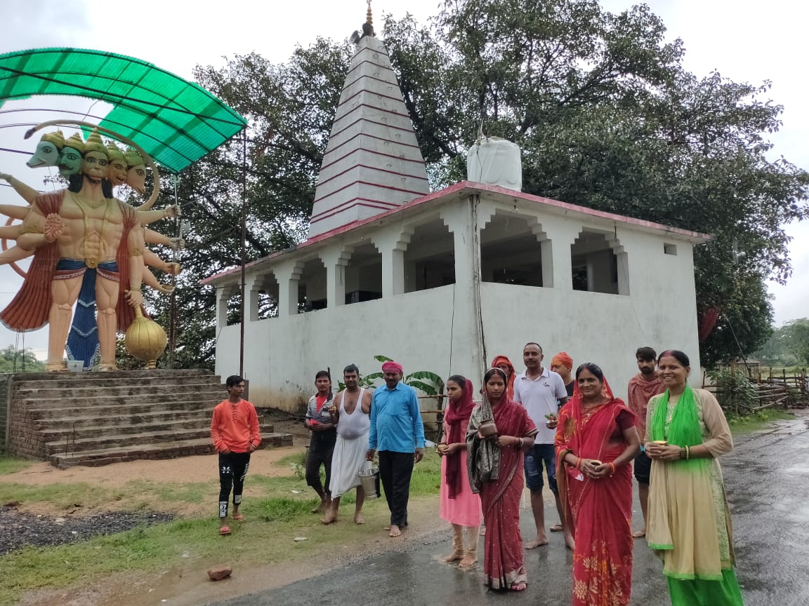 Sawan Somvar 2020 in jharkhand Update : सावन की सोमवारी पर 70 हजार फूलों से सजा इटखोरी का भद्रकाली मंदिर, कोरोना को लेकर मंदिरों में प्रवेश पर रोक