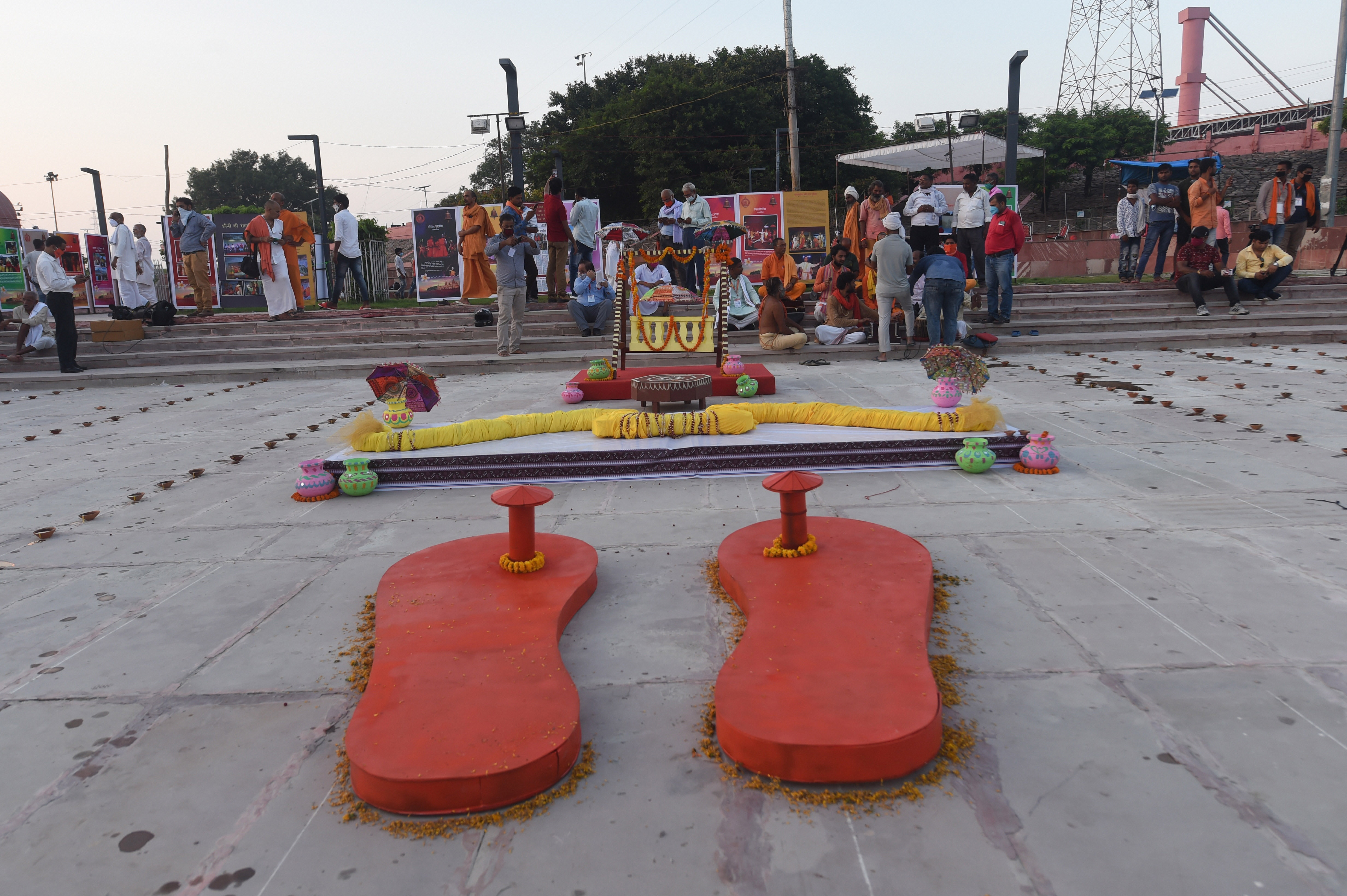 PHOTOS Ayodhya Ram Mandir Bhumi Pujan : देश भर में जलाए गए खुशी के दीए, अयोध्या में राम मंदिर भूमि पूजन का मनाया जा रहा जश्न