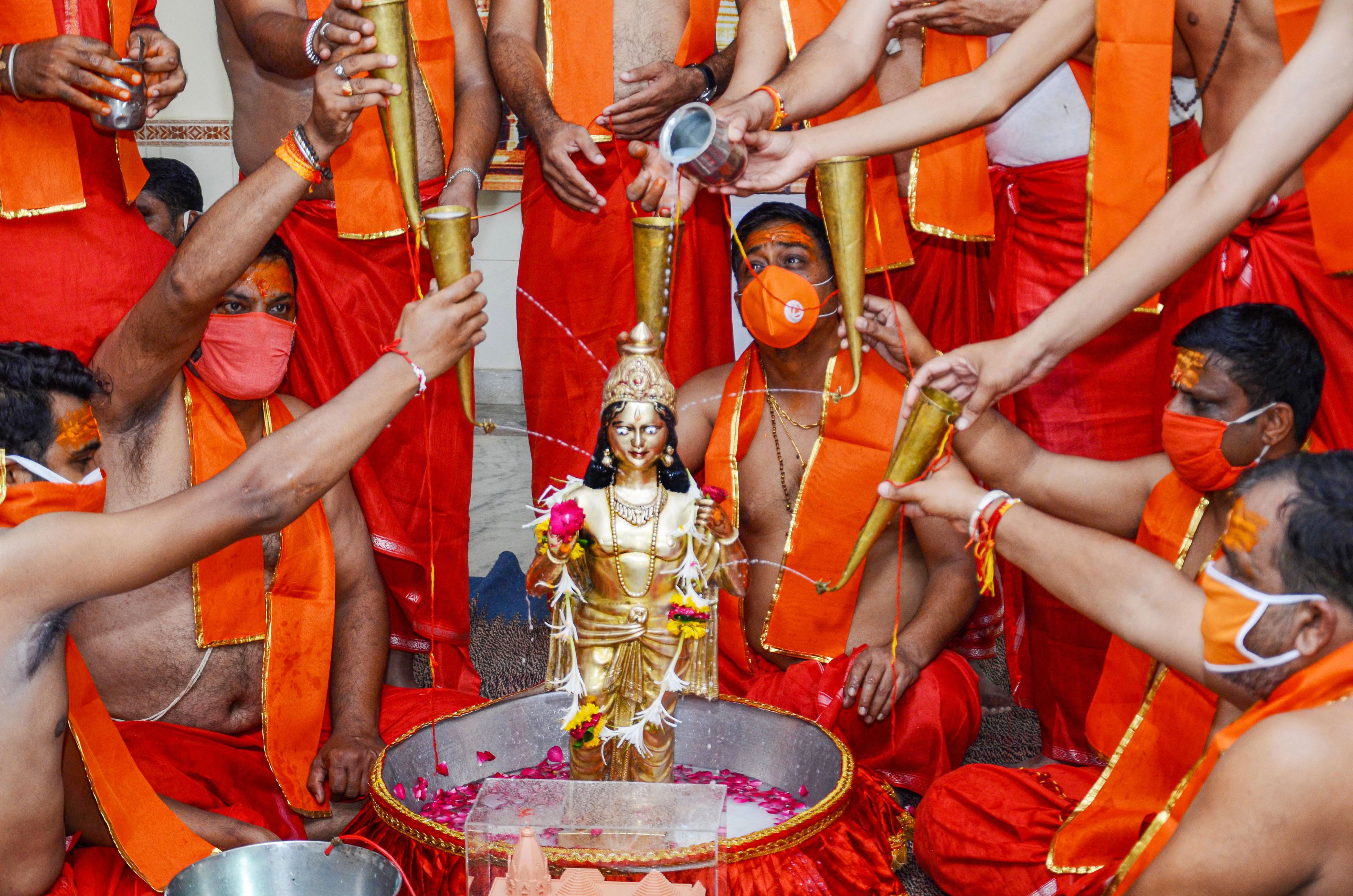 PHOTOS Ayodhya Ram Mandir Bhumi Pujan : देश भर में जलाए गए खुशी के दीए, अयोध्या में राम मंदिर भूमि पूजन का मनाया जा रहा जश्न