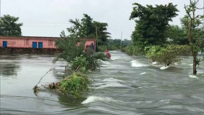 Bihar Flood Updates: बिहार में बाढ़ की स्थिति बिगड़ी, 53.67 लाख लोग बेहाल 