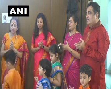 Ganesh Chaturthi 2020 LIVE Streaming : घर-घर विराजे हैं गणपति, भक्तों के लिए की गयी लाइव स्ट्रीमिंग की व्यवस्था