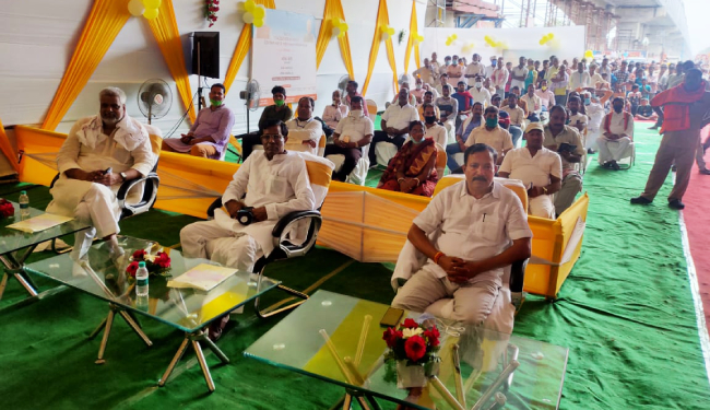 PM नरेंद्र मोदी ने दी बिहार को सौगात, कहा- कानूनों की आड़ में किसानों की मजबूरी का फायदा उठा रहे थे देश में ताकतवर गिरोह