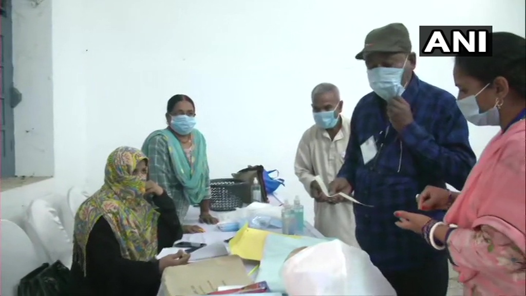 Bihar Election 1st Phase Voting : 
ऐतिहासिक रही वोटिंग, गया में बगैर खून-खराबे के 54.71% ने डाले वोट 