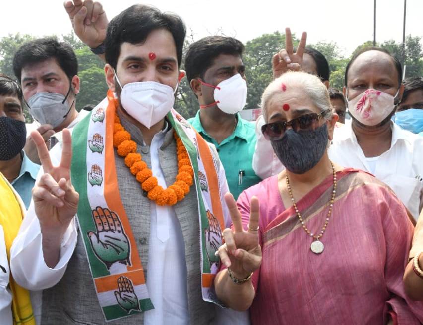 Bihar Election 2020 LIVE Update : NDA नेता जो कहें, चिराग मांग रहे हैं BJP उम्मीदवार के लिए वोट
