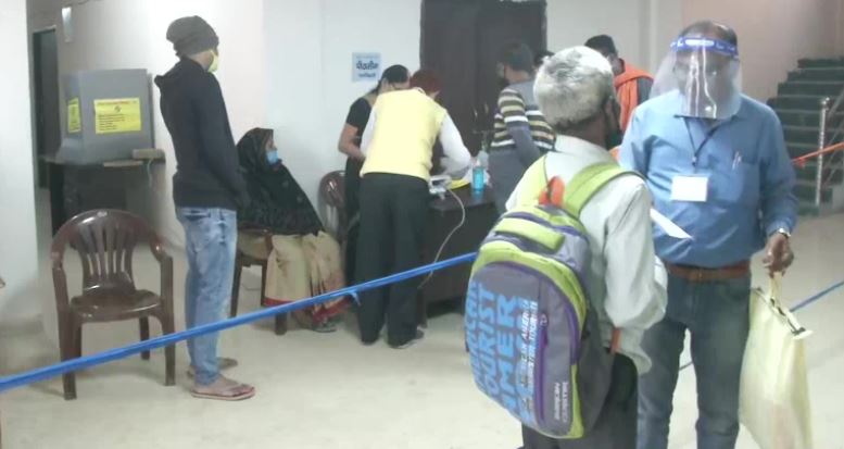 Bihar Election 2020, Latest Update:
लगातार तीसरी बार चरम पर रहा वोटरों का उत्साह, अंतिम चरण में करीब 58 फीसदी मतदान