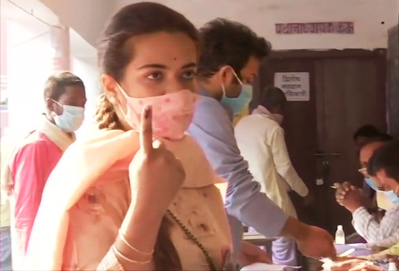 Bihar Chunav 2020, Latest Updates : 
कोसी और सीमांचल के जिलों में झूम कर निकले मतदाता, देखें तस्वीर और हर अपडेट