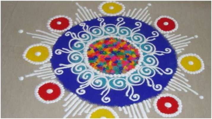 Rangoli Designs for Diwali 2020 Images, Photos, Pics : आसान रंगोली डिजाइन्स बनाएं आटे, हल्दी, कुमकुम व रंग-बिरंगे फूलों से