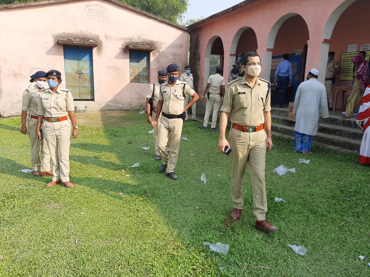 Bihar Chunav 2020, Latest Updates : 
कोसी और सीमांचल के जिलों में झूम कर निकले मतदाता, देखें तस्वीर और हर अपडेट