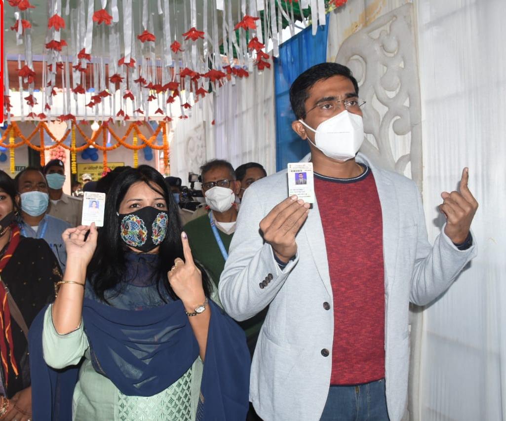 Bihar Election 2020 Update from Muzaffarpur: उत्तर बिहार में बंपर वोटिंग, बिहार सरकार के 12 मंत्रियों की किस्मत EVM में कैद, यहां पढ़िए हर सीटों का अपडेट