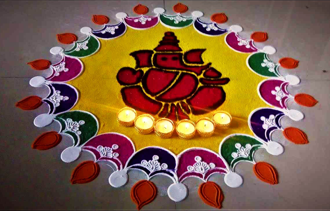 Diwali Rangoli Designs 2020 Images: लक्ष्मी-गणेश पूजा से पहले बनाएं सरल रंगोली डिजाइन, यहां से चुनें अपनी पसंद के कलरफुल रंगोली