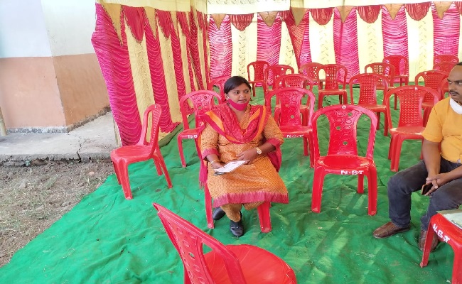 Buxar, Bihar Election Results 2020, Live Update: बक्सर के राजपुर विधान सभा सीट से परिवहन मंत्री संतोष कुमार निराला चल रहे है पीछे, यहां देखिए लेटेस्ट अपडेट