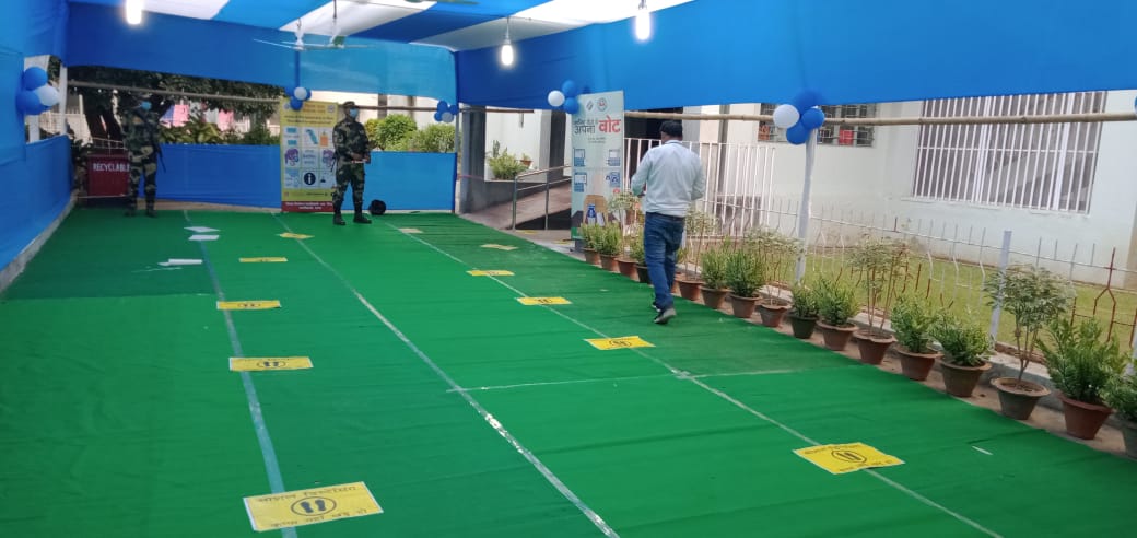 Bihar Vidhan Sabha Chunav 2020, Live Photos Updates: दानापुर और बेतिया विधानसभा में वोट बहिष्कार, देखें चुनाव से जुड़ी सभी लेटेस्ट फोटो व हर अपडेट