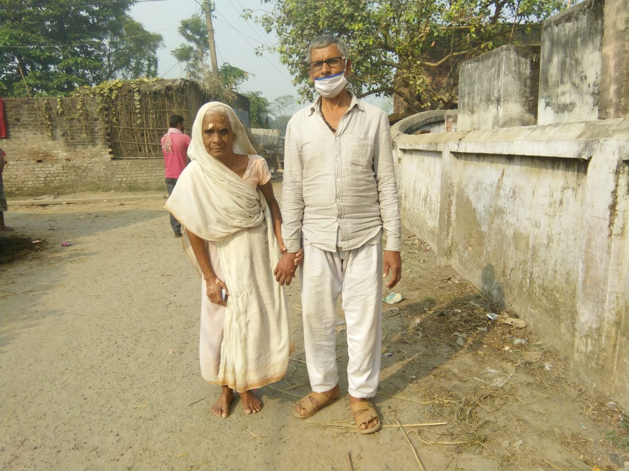 Bihar Chunav 2020, Latest Updates : 
कोसी और सीमांचल के जिलों में झूम कर निकले मतदाता, देखें तस्वीर और हर अपडेट