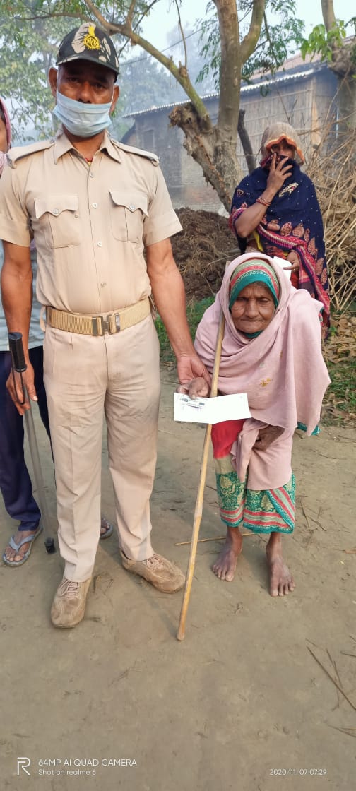 Bihar Election 2020 Update from Muzaffarpur: उत्तर बिहार में बंपर वोटिंग, बिहार सरकार के 12 मंत्रियों की किस्मत EVM में कैद, यहां पढ़िए हर सीटों का अपडेट