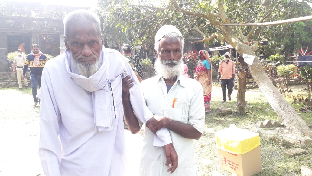 Bihar Chunav 2020, Latest Updates : 
कोसी और सीमांचल के जिलों में झूम कर निकले मतदाता, देखें तस्वीर और हर अपडेट