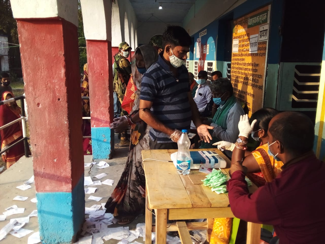 Bihar Chunav 2020, Latest Updates : 
कोसी और सीमांचल के जिलों में झूम कर निकले मतदाता, देखें तस्वीर और हर अपडेट