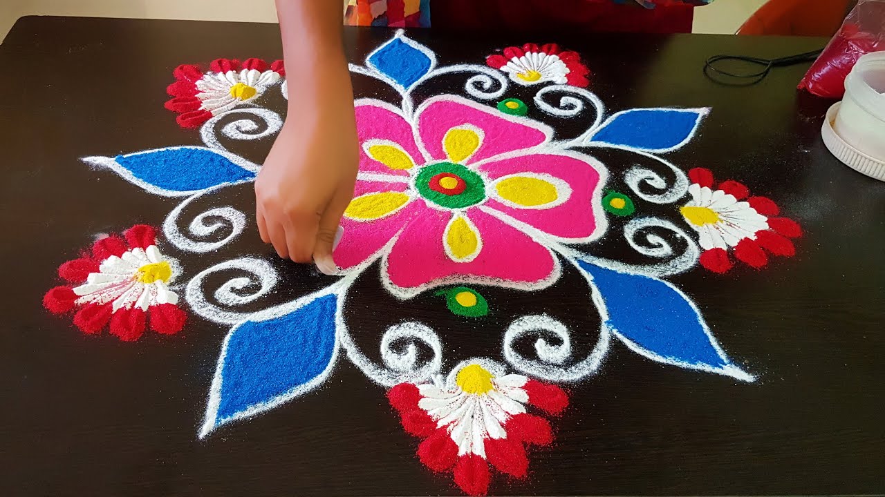 Rangoli Designs for Diwali 2020 Images, Photos, Pics : आसान रंगोली डिजाइन्स बनाएं आटे, हल्दी, कुमकुम व रंग-बिरंगे फूलों से