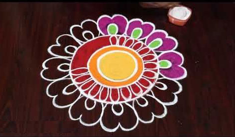 Diwali Rangoli Designs 2020 Images: लक्ष्मी-गणेश पूजा से पहले बनाएं सरल रंगोली डिजाइन, यहां से चुनें अपनी पसंद के कलरफुल रंगोली