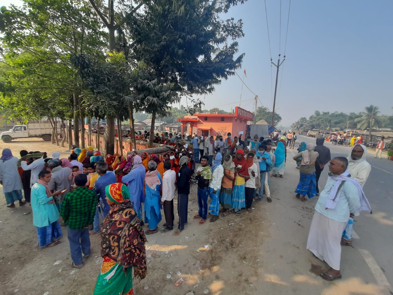 Bihar Chunav 2020, Latest Updates : 
कोसी और सीमांचल के जिलों में झूम कर निकले मतदाता, देखें तस्वीर और हर अपडेट