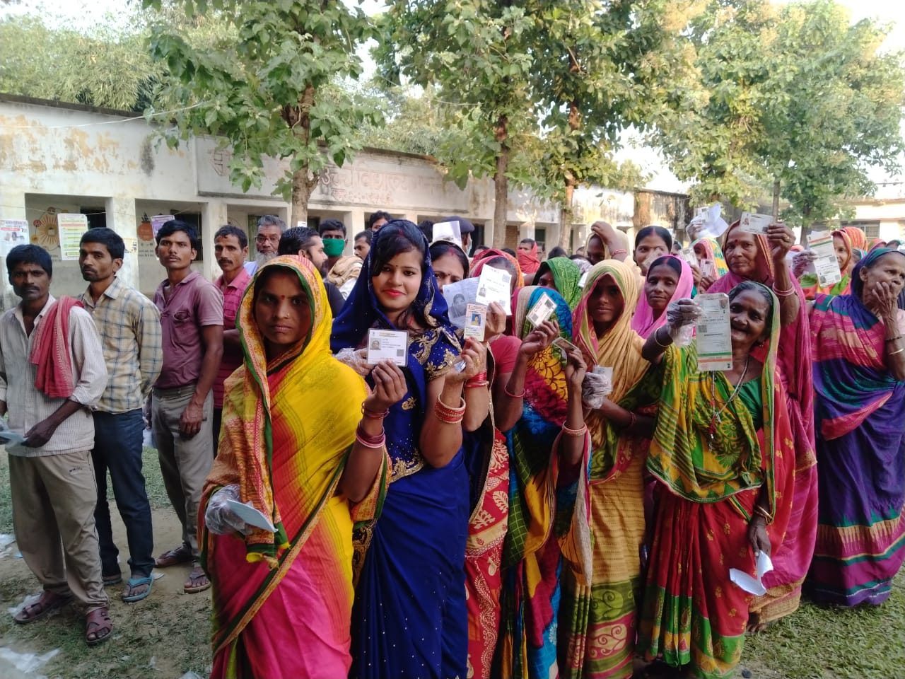 Bihar Chunav 2020, Latest Updates : 
कोसी और सीमांचल के जिलों में झूम कर निकले मतदाता, देखें तस्वीर और हर अपडेट