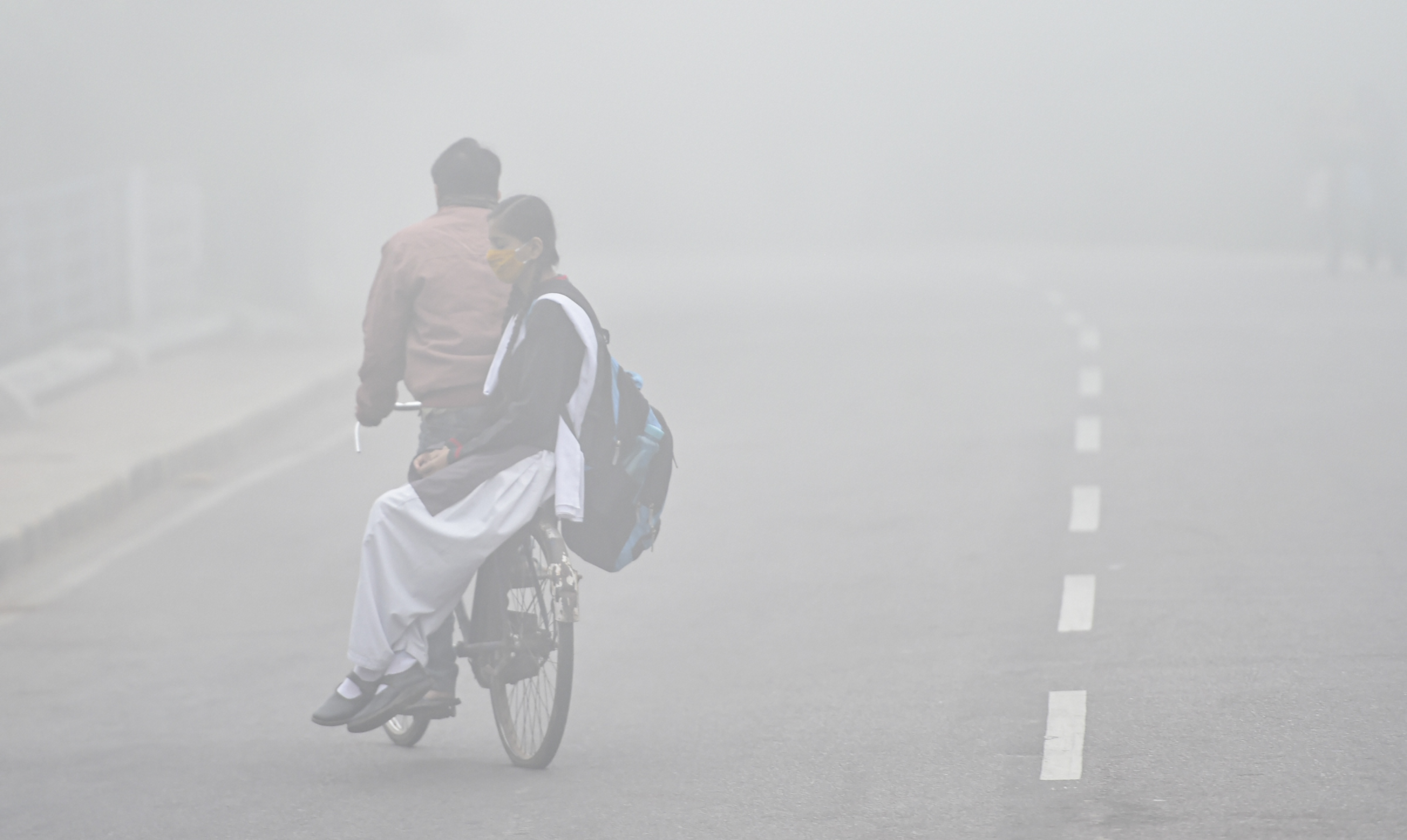 Weather Forecast Updates : कश्मीर में बर्फबारी, दिल्ली में बारिश, गिरेगा तापमान, अब पड़ेगी जोरदार ठंड, बिहार में ऑरेंज अलर्ट, जानें यूपी-झारखंड सहित देश के अन्य राज्यों के मौसम का हाल 