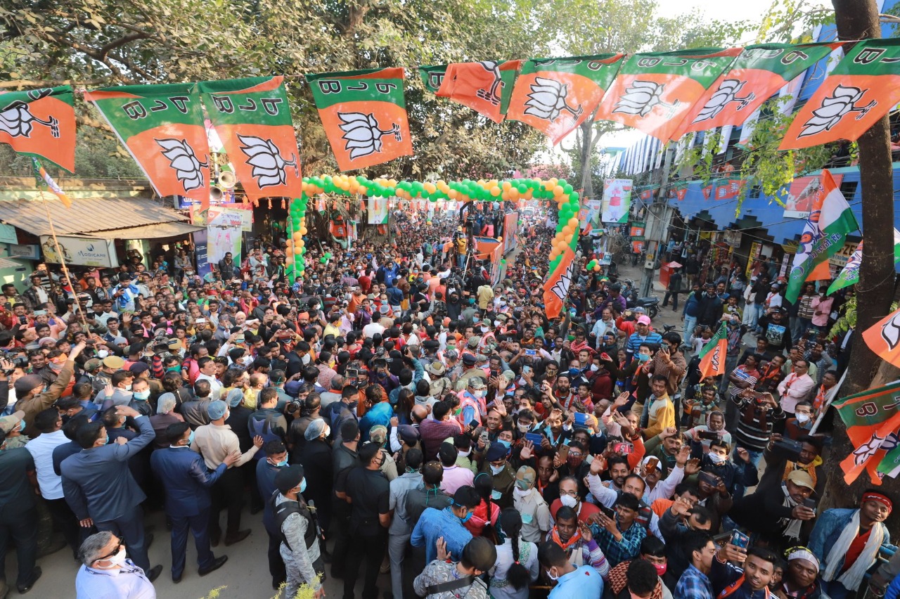 Amit Shah In Bengal : विकास के रास्ते से भटक गया है बंगाल, बोलपुर के रोड शो में बोले अमित शाह, देखें VIDEO