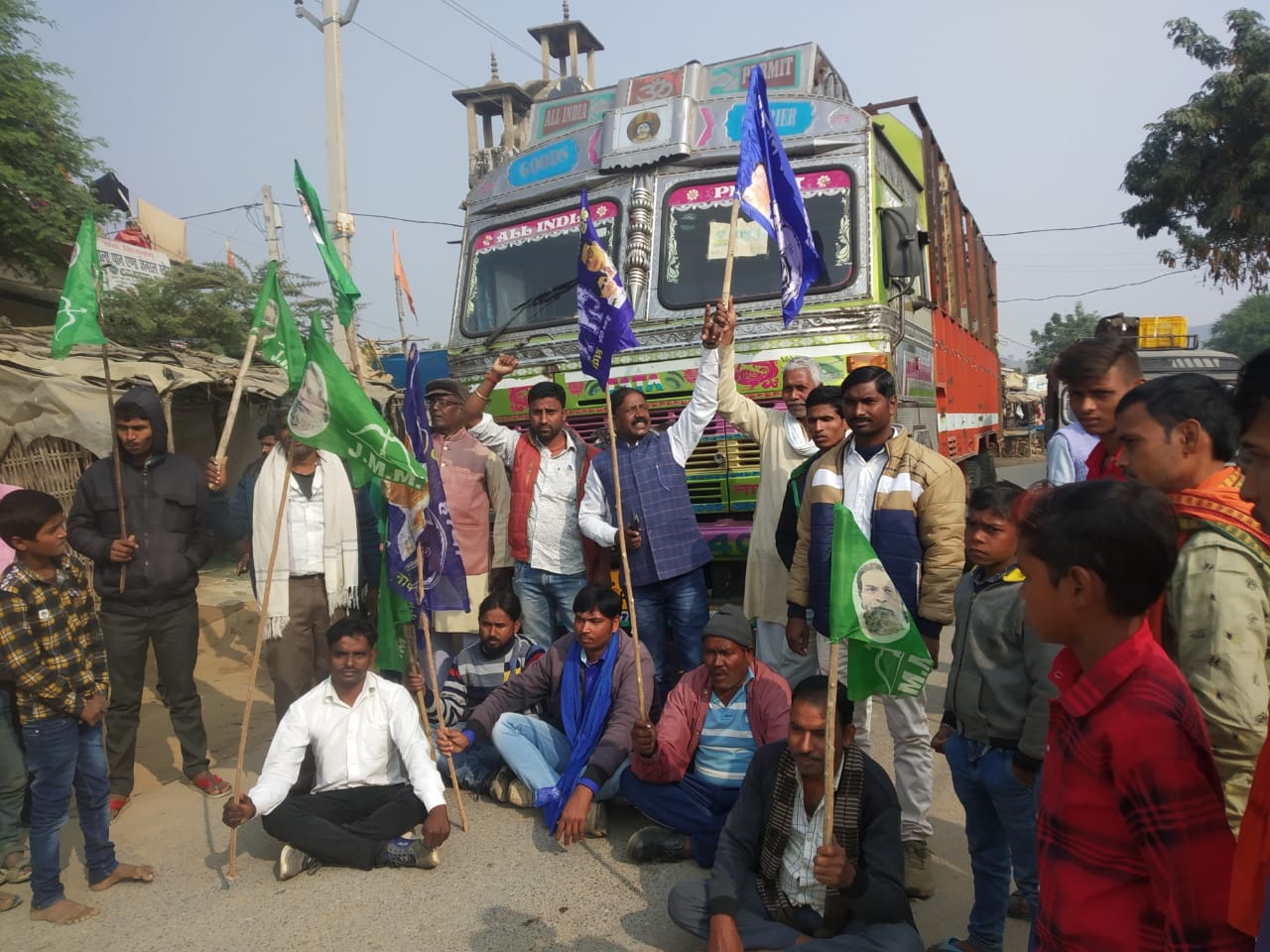 Bharat Bandh In Jharkhand : लातेहार में बंद कराने के लिए सड़क पर उतरे झारखंड के पूर्व मंत्री बैद्यनाथ राम