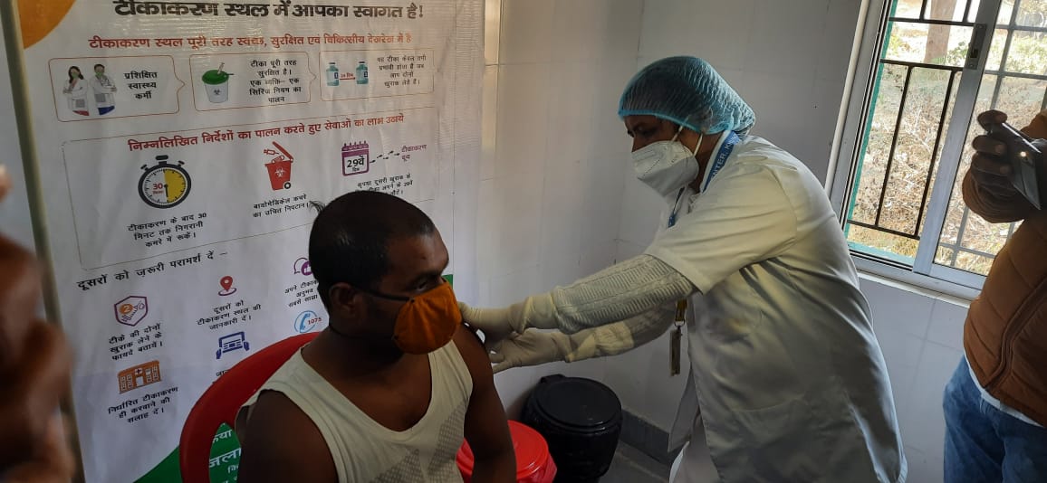 Corona Vaccination In Jharkhand : झारखंड में कोरोना टीकाकरण अभियान, वैक्सीन को सीएम हेमंत सोरेन ने बताया वरदान   