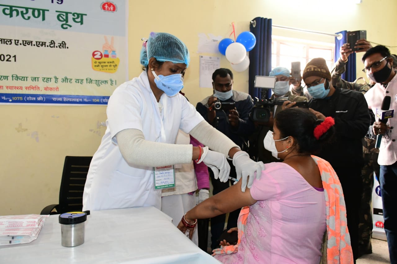 Corona Vaccination In Jharkhand : झारखंड में कोरोना टीकाकरण अभियान, वैक्सीन को सीएम हेमंत सोरेन ने बताया वरदान   
