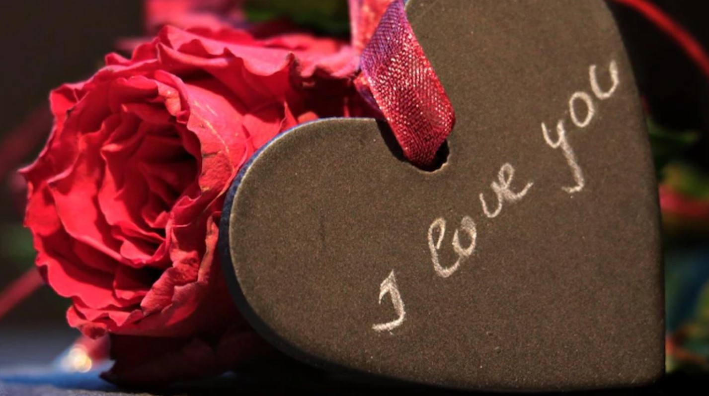 Happy Valentine Day 2021 Wishes, Images, Quotes, Messages: मोहब्बत लफ्जों की मोहताज नहीं होती...इस वैलेंटाइन्स डे अपने प्यार के सामने ऐसे एक्सप्रेस करें अपनी फीलिंग, भेजें रोमांटिक शायरी, मैसेज, कोट्स