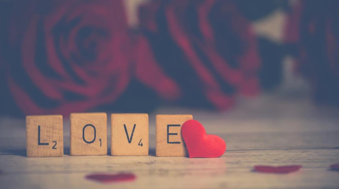 Happy Valentine Day 2021 Wishes, Images, Quotes, Messages: मोहब्बत लफ्जों की मोहताज नहीं होती...इस वैलेंटाइन्स डे अपने प्यार के सामने ऐसे एक्सप्रेस करें अपनी फीलिंग, भेजें रोमांटिक शायरी, मैसेज, कोट्स