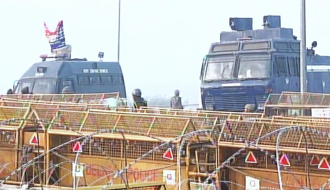 Breaking News: लोकसभा में पीएम मोदी ने कहा-देश ने संकटकाल में अपना रास्ता चुना