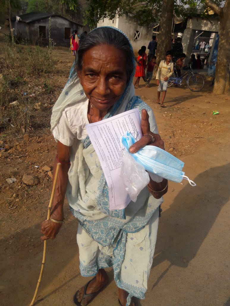 Bengal First Phase Voting 2021 Photos Videos: आखिरी घंटे में भी उत्साह रहा बरकरार, 80 प्रतिशत से ज्यादा मतदाताओं ने डाला वोट 