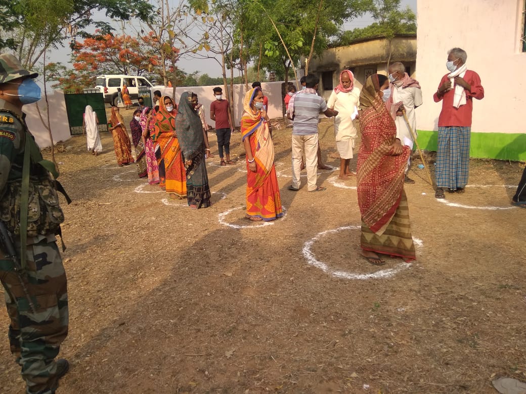Madhupur By Election 2021 LIVE : कोरोना के बढ़ते संक्रमण के बीच मधुपुर उपचुनाव संपन्न, प्रत्याशियों की किस्मत EVM में लॉक, 2 मई को काउंटिंग