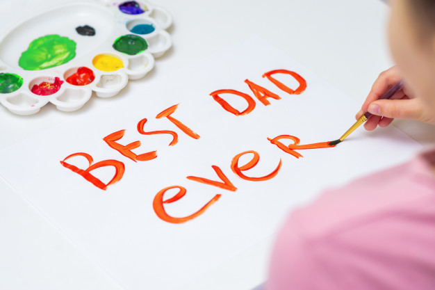 Happy Father's Day 2021 Wishes, Images, Quotes, Status: दुनिया के भीड़ में सबसे करीब है जो...अपने पापा को यहां से भेजें एक से बढ़कर एक शुभकामनाएं