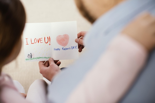 Happy Father's Day 2021 Wishes, Images, Quotes, Status: नसीब वाले हैं जिनके सर पर पिता का हाथ होता हैं....फादर्स डे पर पिता को दे बधाई, इन खूबसूरत मैसेज के साथ