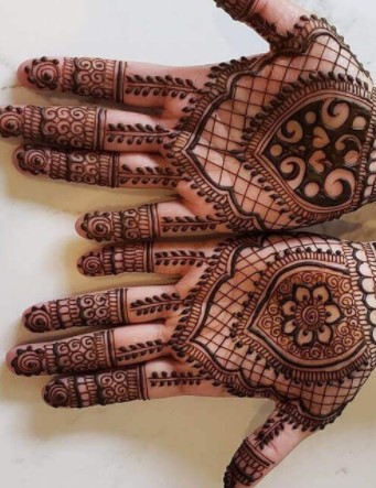 Happy Hariyali Teej 2021: हरियाली तीज पर लगाएं ये Latest Mehndi Designs, जानें कौन सबसे ज्यादा जचेगा आप पर