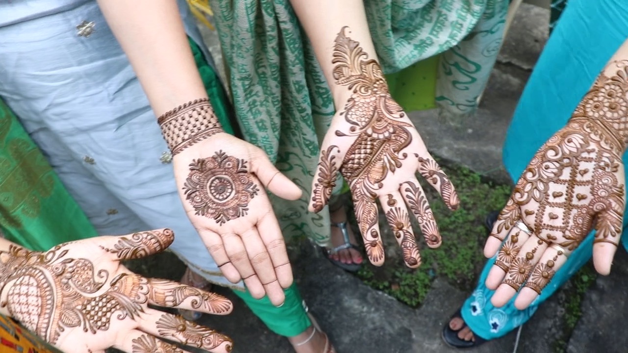 Happy Hariyali Teej 2021: हरियाली तीज पर लगाएं ये Latest Mehndi Designs, जानें कौन सबसे ज्यादा जचेगा आप पर