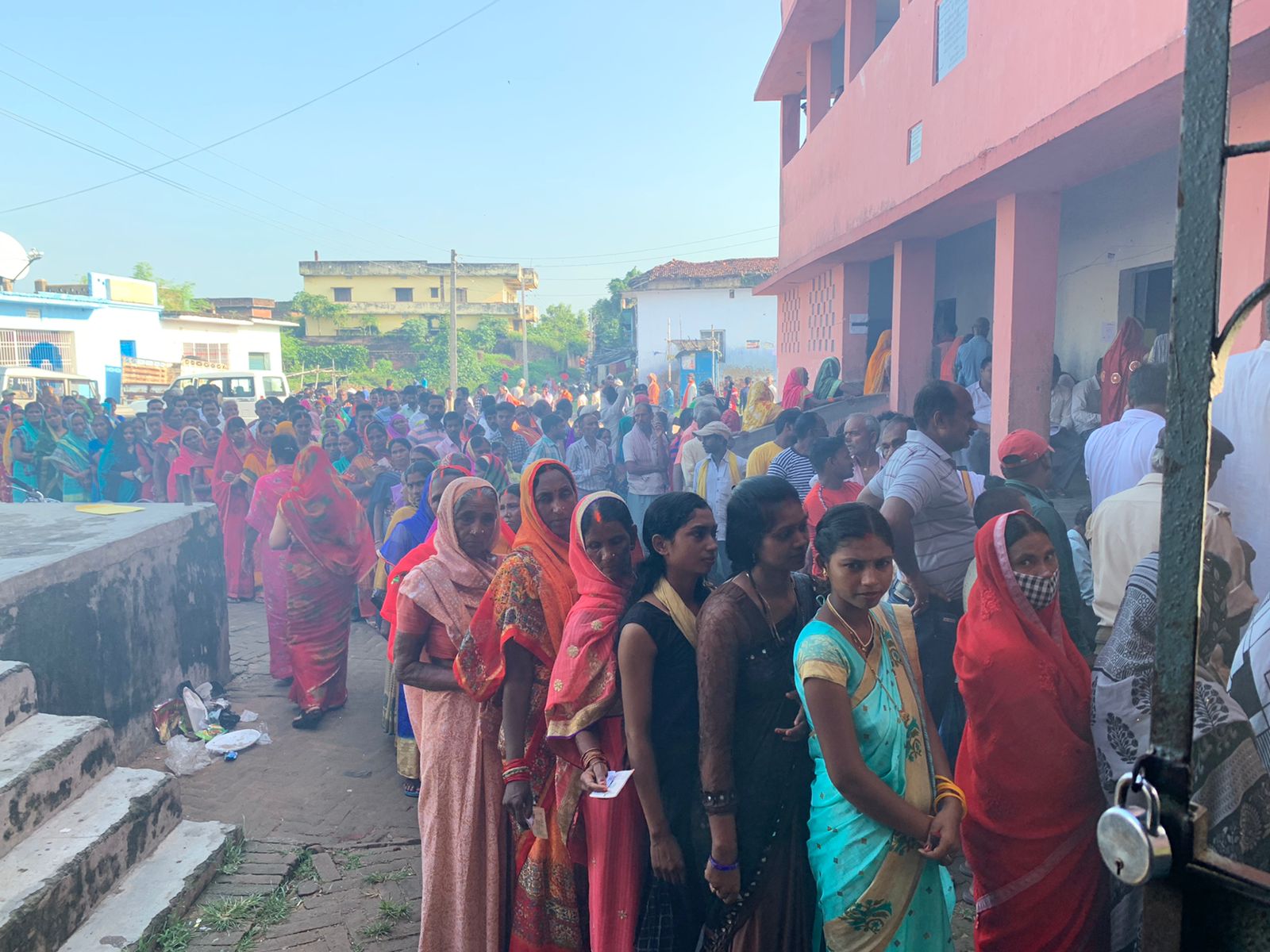 Bihar Panchayat Chunav Live: पंचायत चुनाव में जानें अबतक कितने प्रतिशत हुई वोटिंग, यहां देखें जिलेवार रिपोर्ट